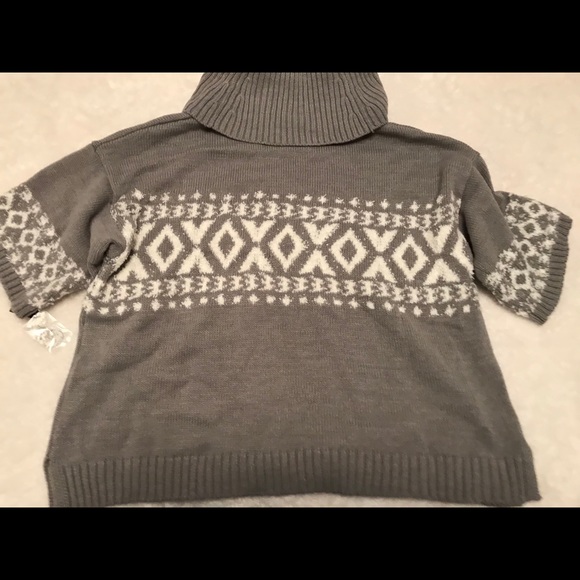 Cowl Neck Short Sleeve Sweater - Picture 3 of 4
